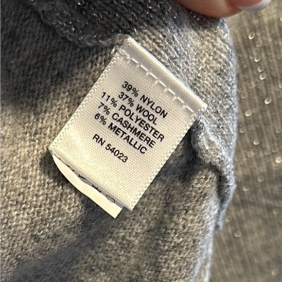 Gold Metallic Holiday Sweater Banana Republic EUC.
Size M - Picture 6 of 6